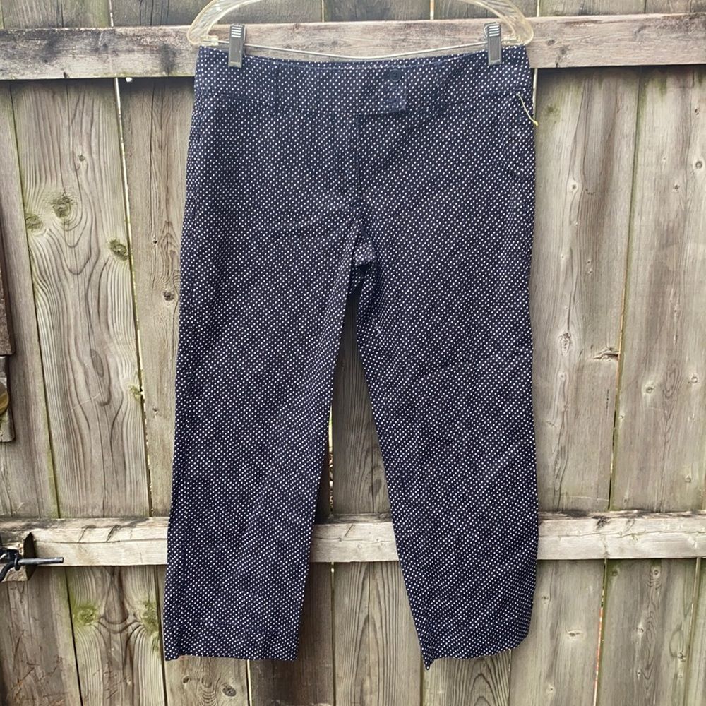 Ann Taylor Lift polka dotted capris sz. 6